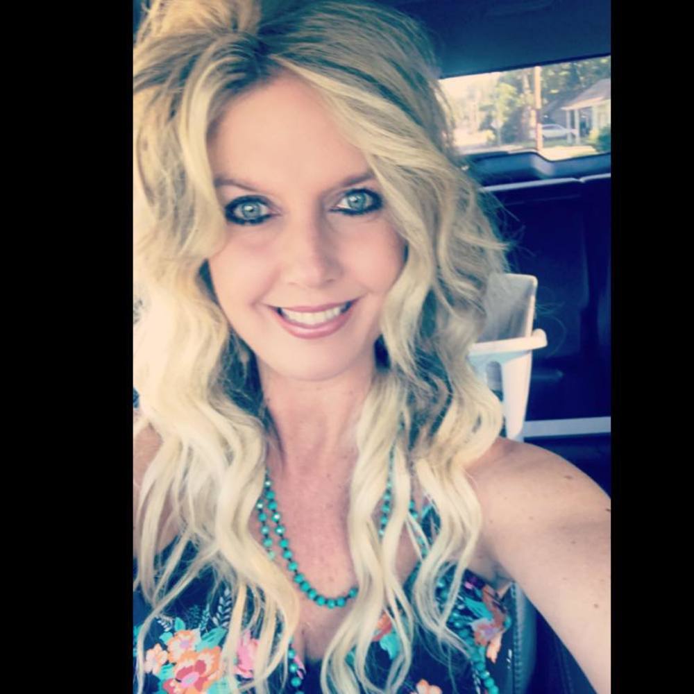 Meet your Posher, Crystal